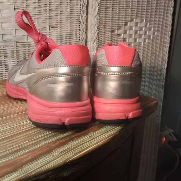 WOMENS AIR RELENTLESS RUNNING SHOE 8 - Picture 5 of 7